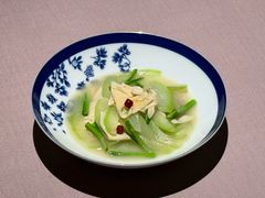 刀板香腐皮烧蒲瓜-新荣记(南京西路店)