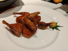 沙田玻璃乳鸽-馋遇江南·精致湖景雅宴(东方之门店)