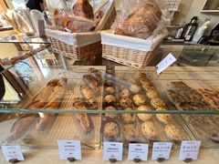 -VERIE BAKEHOUSE