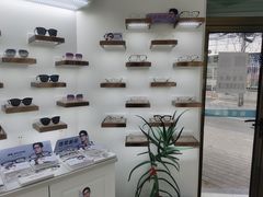 -翰佐蔡司小乐圆·依视路星趣控·暴龙眼镜折扣店