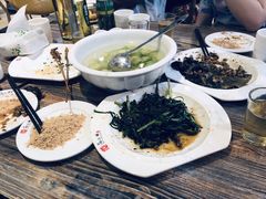-范二妹独特烧烤夜宵城(宜宾总店)