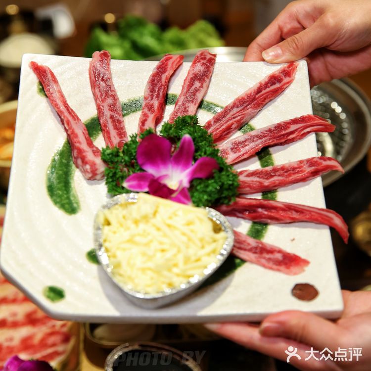 深圳探店｜排队1小时我在烤肉店吓到尖叫