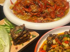 -范二妹独特烧烤夜宵城(宜宾总店)