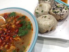 瘦肉酸辣粉-小杨生煎(龙之梦购物中心店)