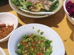 -大众跷脚牛肉馆·非遗传承单位(峨眉山店)