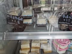 -蜜蜂小象·榴莲千层蛋糕(时代汇11栋店)
