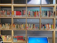 -漕河泾街道图书馆(漕河泾社区文化活动中心店)