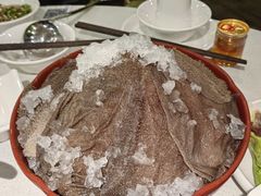 -茅草房·河畔园林火锅