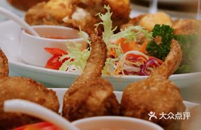 Fried Stuffed Chicken Wings