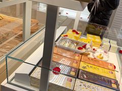 面包甜点陈列柜-好利来(高新枫叶广场店)