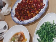 -渝信川菜 · 川味家常菜(财富购物中心店)