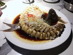 清蒸武昌鱼-小凤庭·地道湖北菜武昌鱼·铫子藕汤(黄鹤楼店)