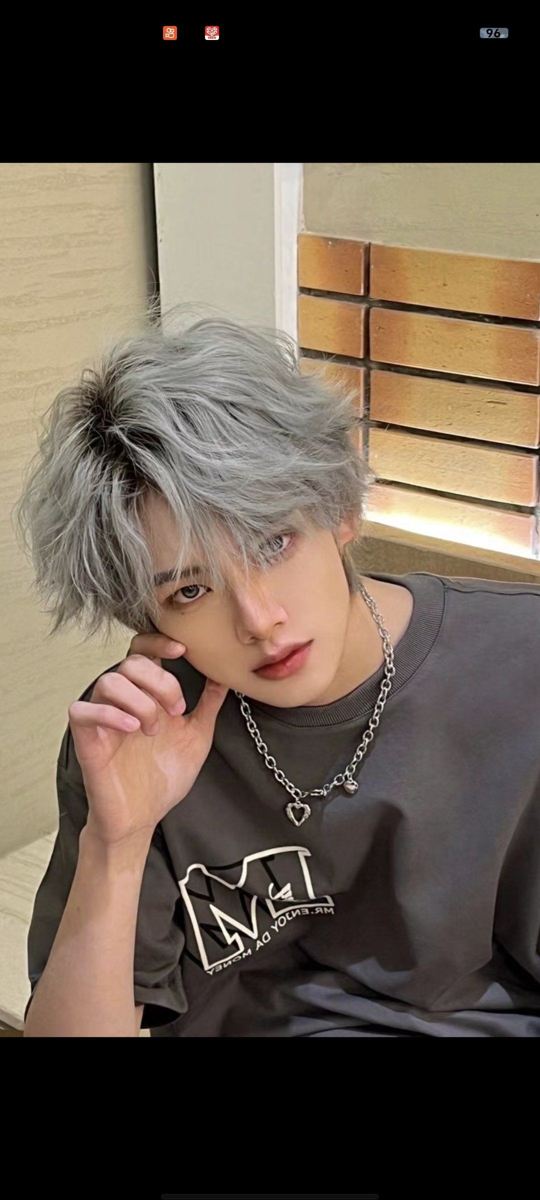 男生超帅发色奶茶灰棕 染完显白