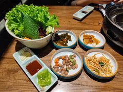 -明洞阿姨·韩式酱蟹烤肉·创意料理(三元桥店)