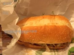 桂林酸竹笋风味板烧鸡腿堡-麦当劳(东方时代广场分店)