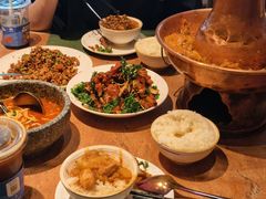 土司铜锅油焖鸡-浩海火燒雲傣家菜(芮欧百货店)