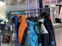 -王府井奥莱临潼小镇(临潼店)