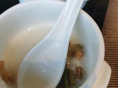 -大中华希尔顿酒店-念自助餐·嗨啤·小龙虾