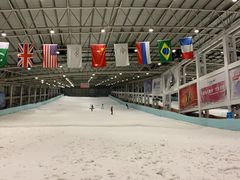 -乔波室内滑雪场
