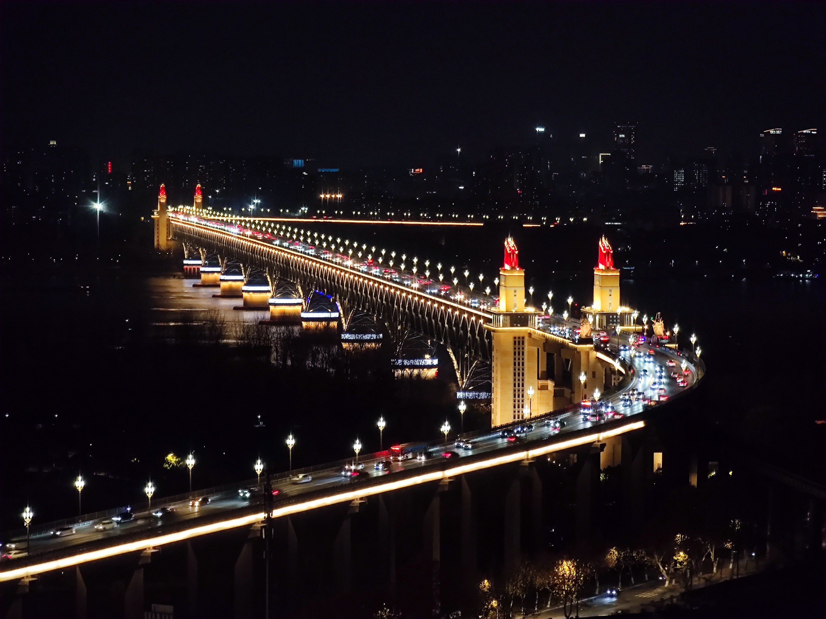 0元玩转这座城南京长江大桥的夜景宛如一幅璀璨的画卷