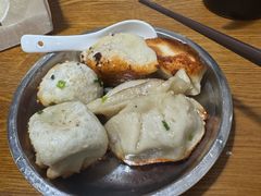 -黄阿姨锅贴大王(万航渡路店)