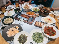 手剥河虾仁-吴越荣记苏州菜·松鼠桂鱼(月光码头店)