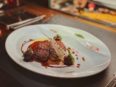 香煎法国鸭肝伴慢煮樱桃-L'ATELIER de Joel Robuchon(外滩18号店)