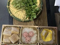 -尚尚仙·酸汤猪手·猪肚鸡火锅(华联万柳购物中心店)