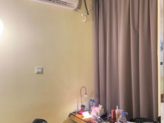 -卡罗酒店(东门晒布地铁站店)