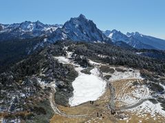 -老滇山寨•云南特色菜•地方菜•民族风情歌舞表演(金碧店)
