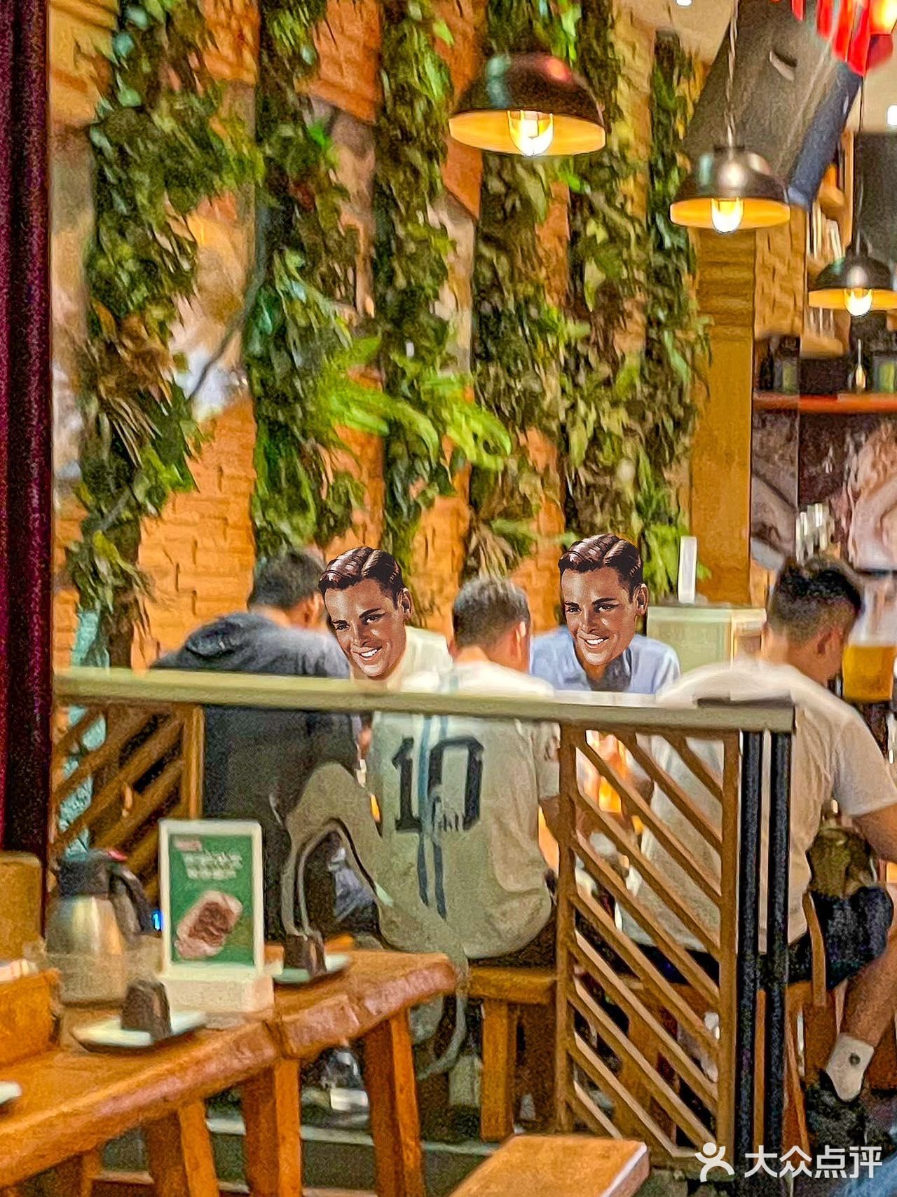 👏双节长假来咯‼️这不得叫上朋友晚上出来撸串哈啤酒🍻！