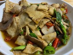 香豆腐回锅肉-老字号怡玺·藿香雅鱼(20年雅安店)