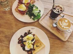 -Common Table · Brunch & Coffee
