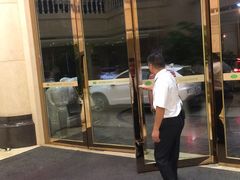 -维也纳酒店(深圳国际会展中心沙井上南店)