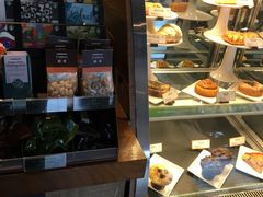 面包甜点陈列柜-星巴克臻选(重庆大融城店)