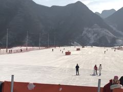 -荣盛康旅野三坡滑雪场
