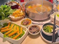 -左庭右院鲜牛肉火锅(浦江欢乐颂店)