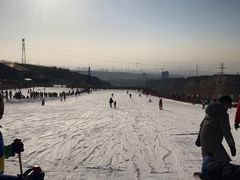 -采薇庄园四季滑雪场