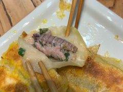 猪肉虾爬子锅贴-小船渔村•大连菜•大连焖鱼(明泽街店)