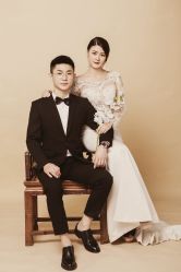 -现代经典婚纱摄影