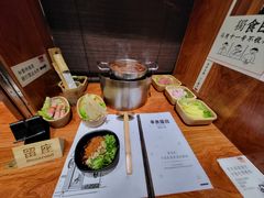 -独食火锅·半米屋台(直营总店)