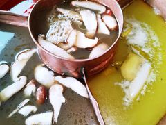 菌王奇香锅-滇釜火锅·能喝汤的火锅(车公庄店)