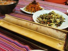 竹筒饭-香巴拉云南餐厅(华莱坞店)