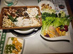 -一朵菌·野生菌探索家火锅(南亚店)