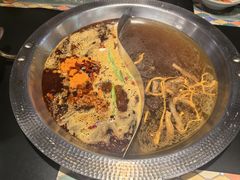 -廖掌柜·重庆鲜货火锅(上海首店)