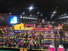 -嘿哟动霸CHUA·新潮玩运动娱乐中心·蹦床滑冰团建乐园