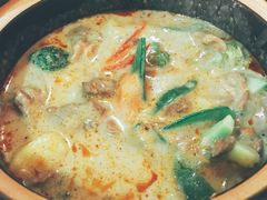绿咖喱牛肉-玖月时尚泰式餐厅