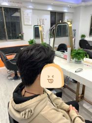 -镁连社·美联社