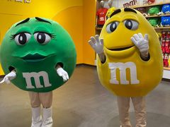 -m豆巧克力世界(上海世茂广场店)