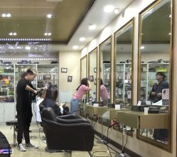 -炫彩美甲美睫皮肤管理